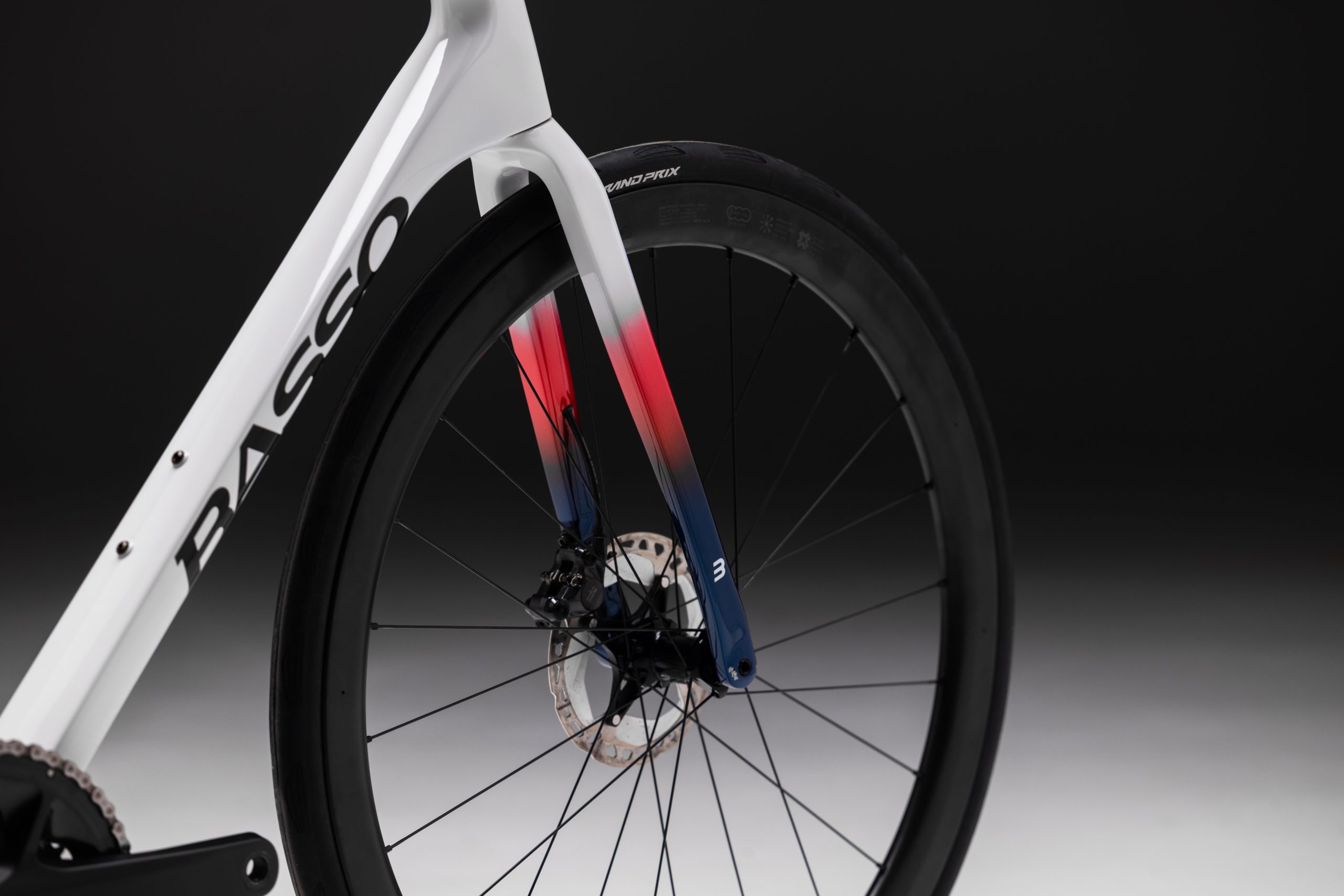 Imagen de Basso astra chroma white 2