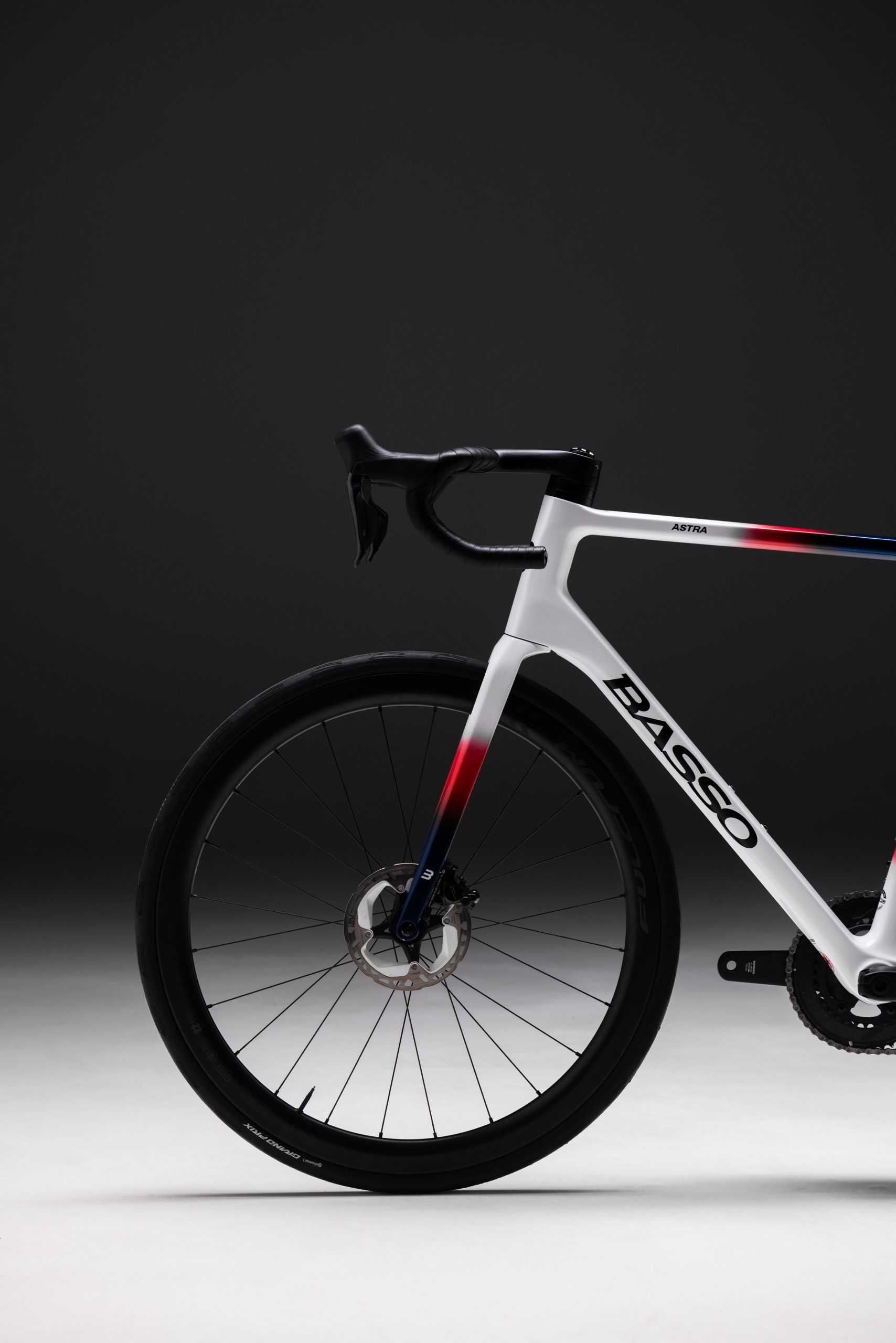 Imagen de Basso astra chroma white 5