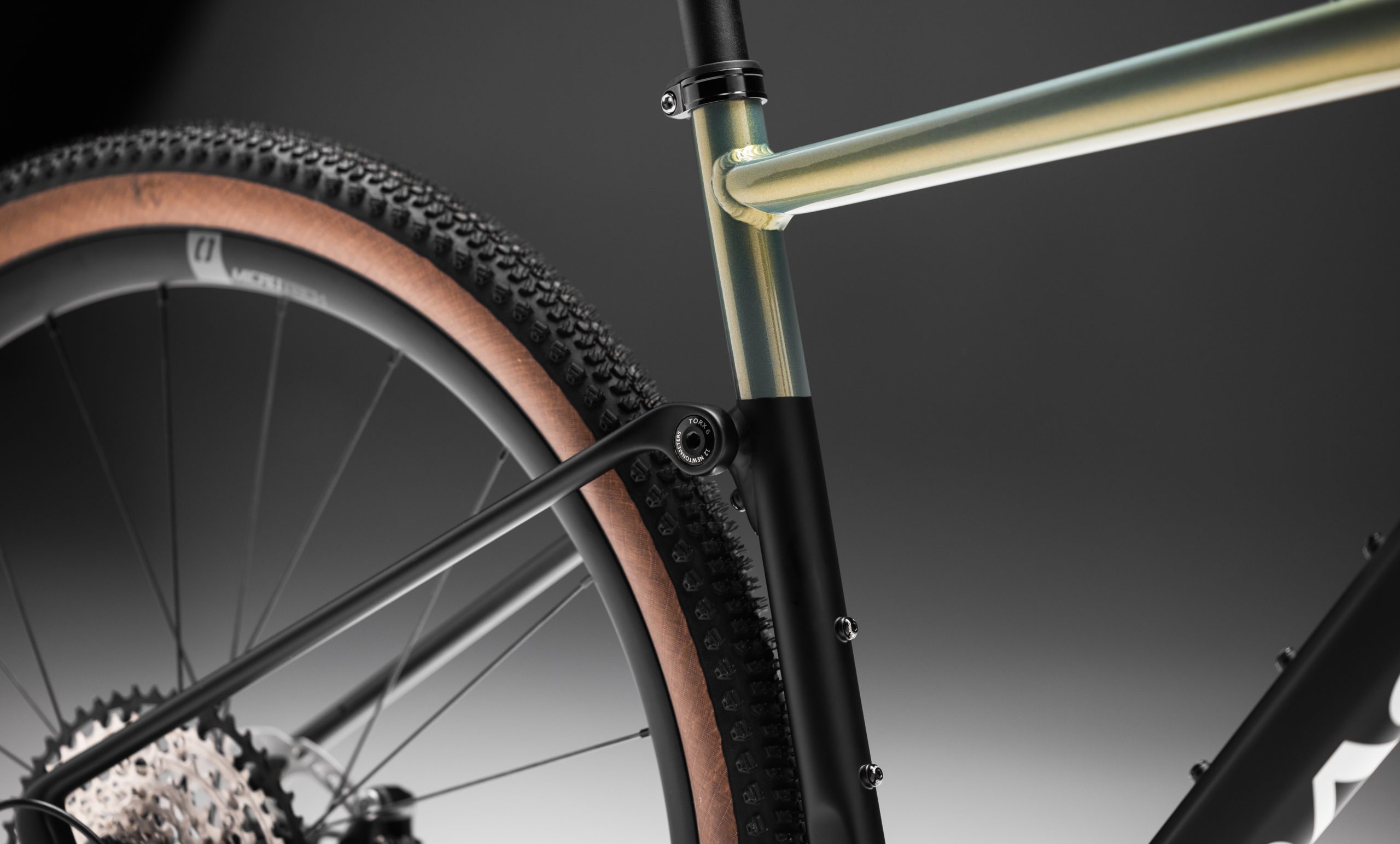 Imagen de Basso palta night leaf 8